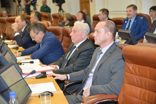 На сессии ЗС. Фото с сайта www.irk.gov.ru