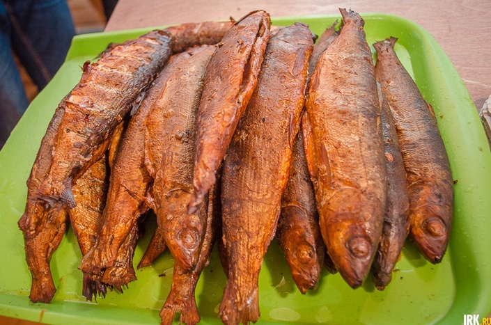 Копченый омуль от «Провинциального базара». Автор фото — Илья Татарников