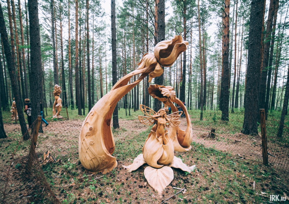 Все три состава жюри — профессиональное, детское и сформированное из самих участников фестиваля — лучшей признали работу «Пробуждение» мастера Руслана Карелова (Иркутск).