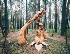 Все три состава жюри — профессиональное, детское и сформированное из самих участников фестиваля — лучшей признали работу «Пробуждение» мастера Руслана Карелова (Иркутск).