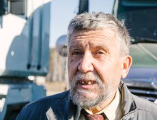 «У нас два направления. Первое — сплотиться, и здесь, в рамках Иркутской области, требовать внятного ответа. Второе — посылаем различные заявления, требования, иски на незаконно принятые решения. У нас есть крепкие юристы».