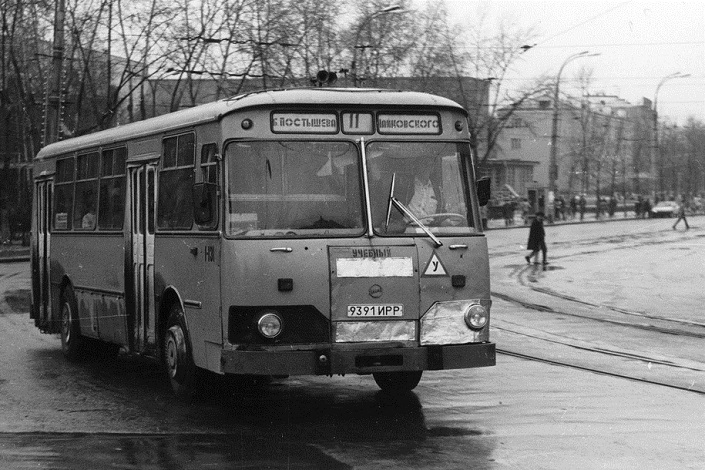 ЛиАЗ-677