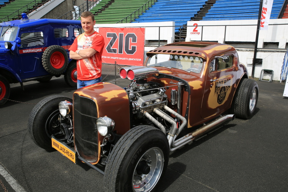 Москвич-401/HotRod LuckyDog13 (Евгений Михлик, Иркутск) — победитель в номинации «Лучший стайлинг».