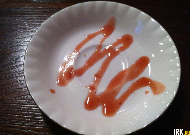 Не смогла найти смысл в виртуозном оформлении десерта