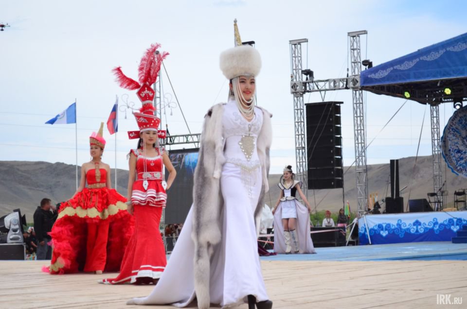 Участницы конкурса красоты перед награждением.