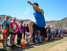 Самые ловкие соревновались в прыжках.