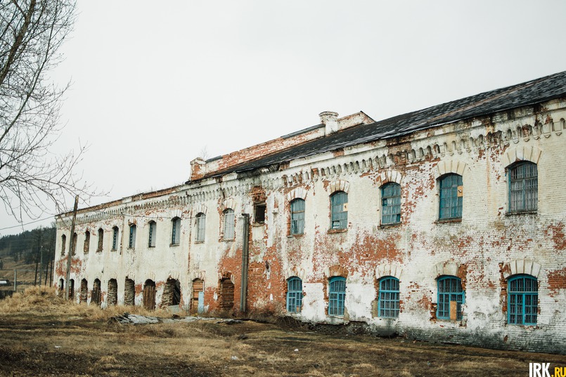 Погода александровка иркутская. Александровская каторжная тюрьма. Село Александровское. Психиатрическая больница Иркутск Александровский тракт. Село Александровское Иркутская область Боханский район психбольница. Иркутск Центральная каторжная тюрьма.