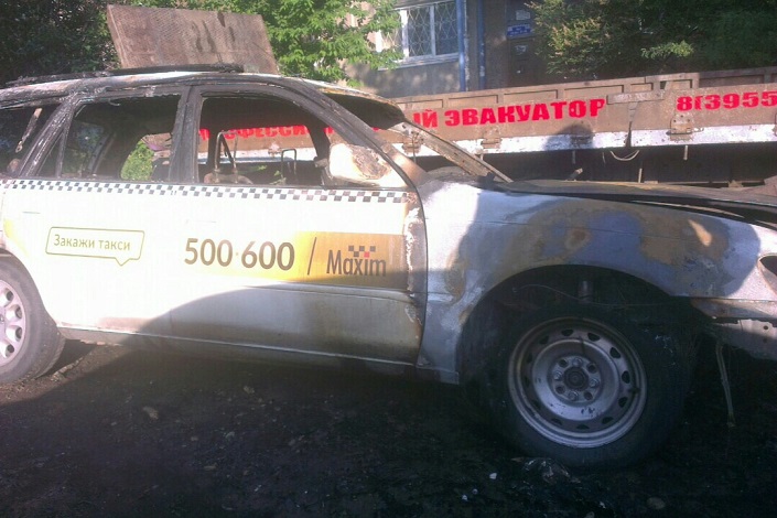 Сгоревшая машина. Изображение из группы «ДТП 38RUS»