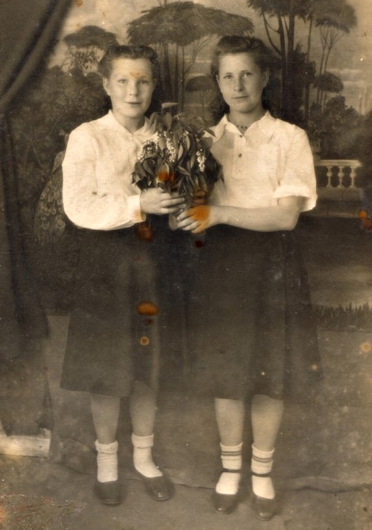 Послевоенное фото, Роза и Людмила
