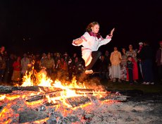 Обряд очищения огнём.