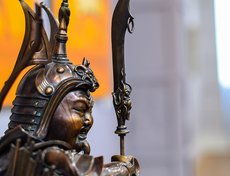 Дмитрий Будажабэ «Воин Шамбалы» (бронза).