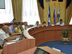 В зале заседания. Фото пресс-службы администрации Иркутска
