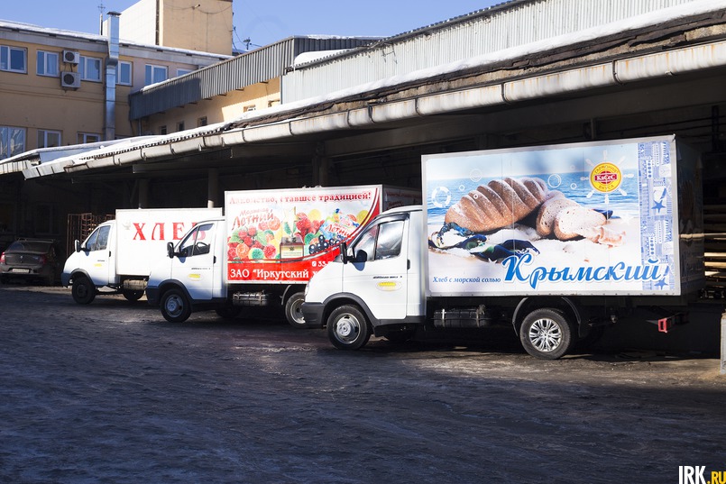 Каждый день 44 машины развозят хлеб во все районы Иркутска и в другие города области