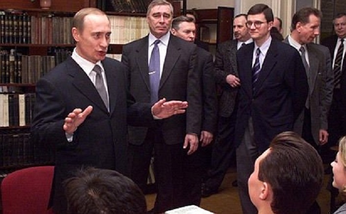 Со студентами Иркутского государственного университета. Фото с сайта kremlin.ru