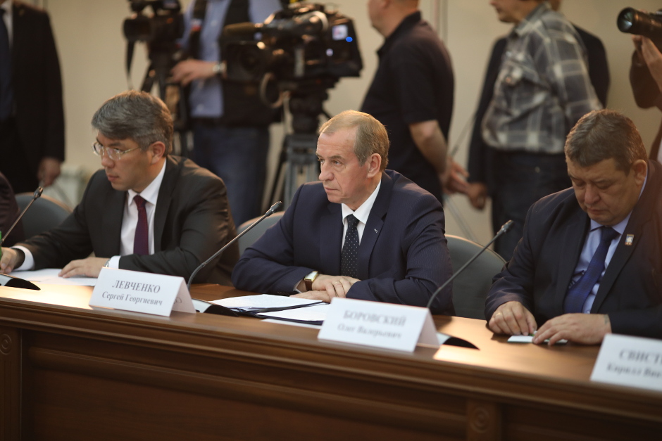 Олег Боровский обратился к президенту с просьбой ускорить процесс присвоения Саянску статуса территории опережающего развития. Фото с сайта irkobl.ru