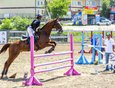 28 июня в Пивоваровском конно-спортивном центре состоялись первые в Иркутской области соревнования по конкуру для молодых лошадей «Кубок надежды Байкала».