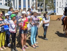 Участников наградили дипломами. Ближайшие соревнования в Пивоваровском конно-спортивном центре пройдут 5 июля. Приглашаются болельщики.