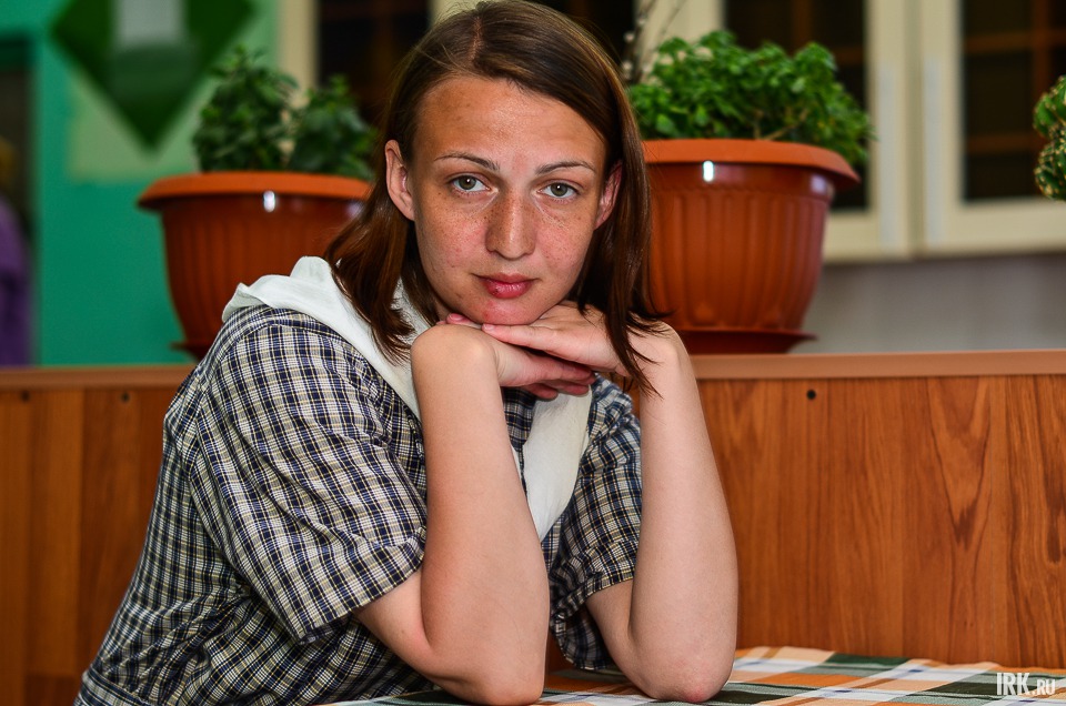 Анна, 25 лет. Преступление, связанное с незаконным оборотом наркотиков, срок 8 лет 1 месяц, отбыла 4 месяца.