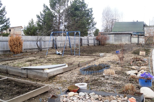 Участок на 23-м километре Байкальского тракта в деревне Бурдаковка