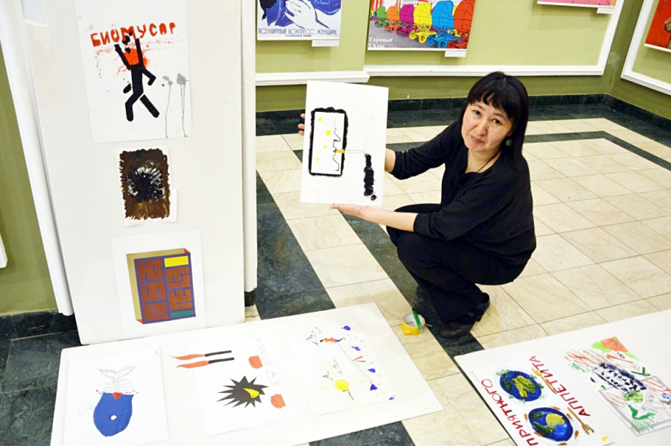 Желающих научили рисовать плакаты.