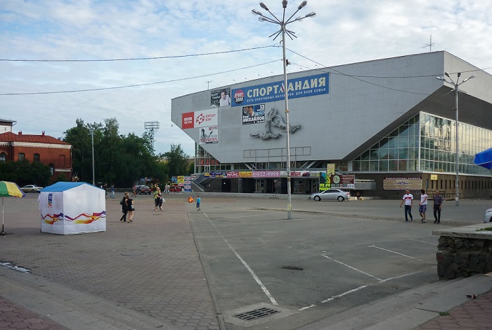 Площадь у дворца спорта «Труд». Фото IRK.ru