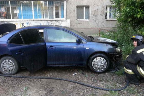 В Иркутске сгорела Тойота Allion. Основная версия — поджог