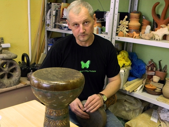 Сергей Пуртян в мастерской Сергей Пуртян в мастерской