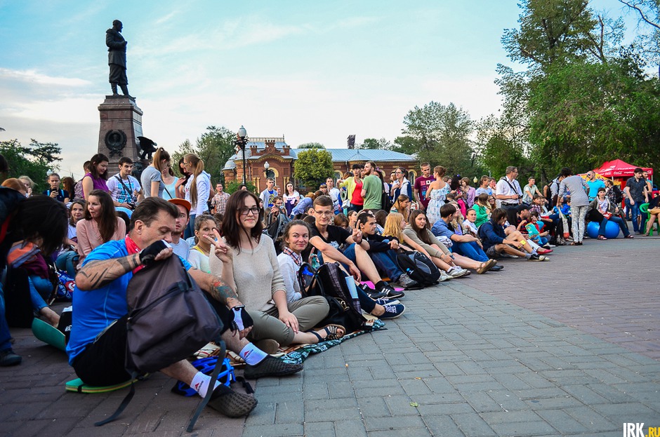 10 июля вечером любители современного киноискусства и просто любопытные собрались на набережной, чтобы посмотреть и оценить десять короткометражных работ молодых режиссеров из разных стран мира.