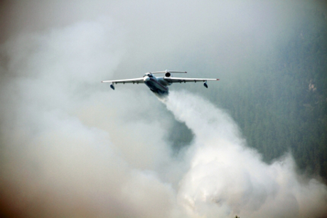 Самолет БЕ-200. Фото пресс-службы ГУ МЧС России по Иркутской области