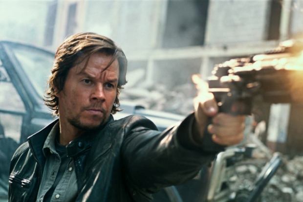 Уолберг уже был в четвёртой серии — и в пятой смотрится, как привычная декорация. Фото с сайта www.kinopoisk.ru