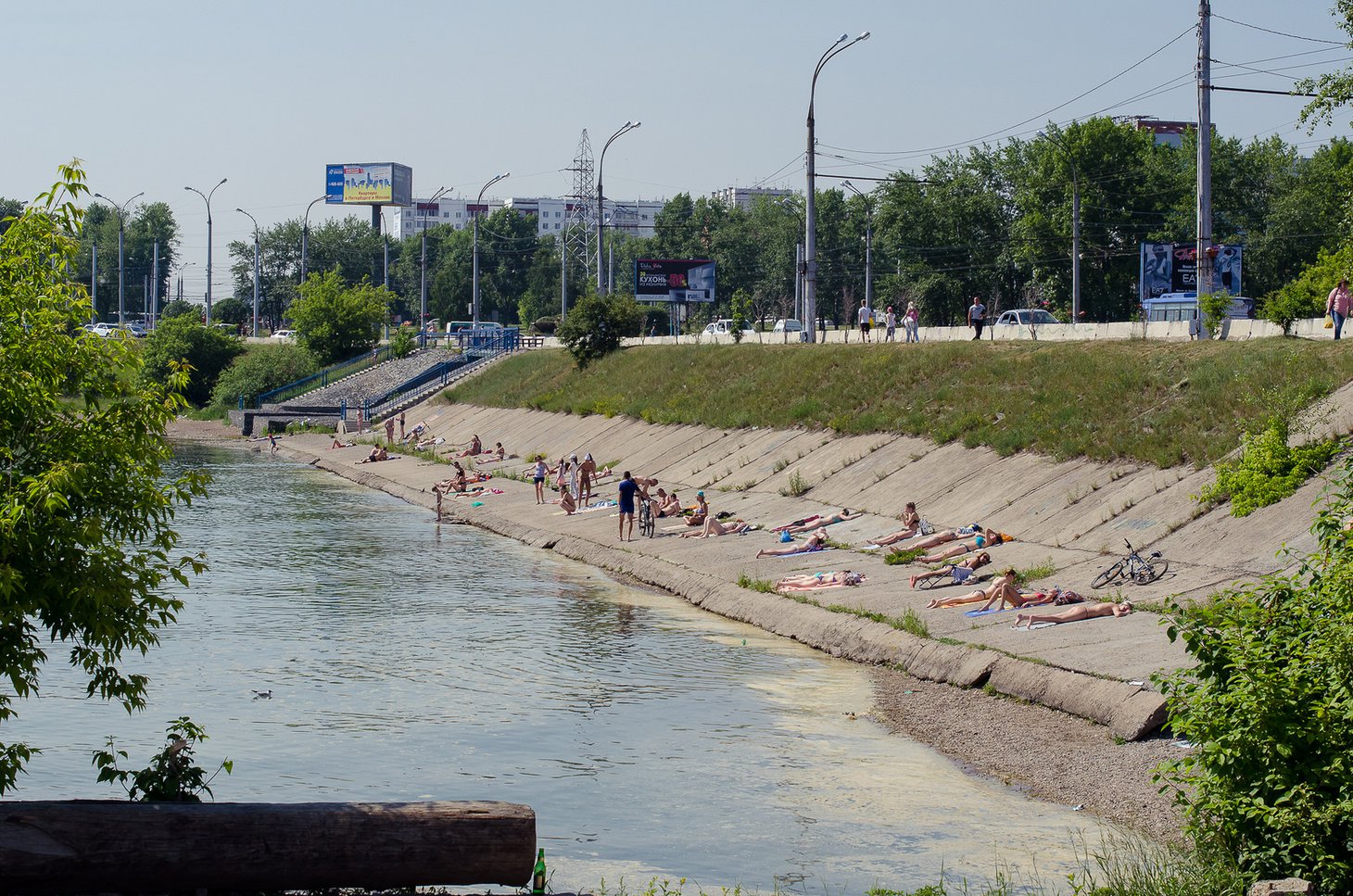 Даже песка в городе на всех не хватает. Автор фото — Илья Татарников