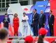 Николай Слободчиков зачитал поздравительные телеграммы от Владимира Путина и Дмитрия Медведева.