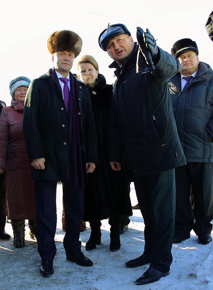 У молокоприемного пункта