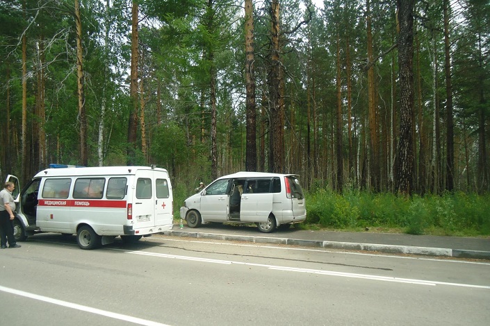 На месте ДТП. Фото пресс-службы УГИБДД ГУ МВД России по Иркутской области На месте ДТП. Фото пресс-службы УГИБДД ГУ МВД России по Иркутской области