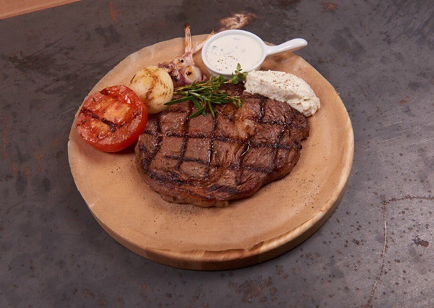 Мясо в «Гриль Грот». Фото из группы заведения В контакте