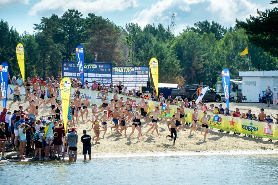 22 июля на Еловском пруду прошел Ангарский кросс-кантри триатлон. По данным организаторов, участие в соревнованиях приняли 250 человек. Это на 78% больше, чем год назад.
