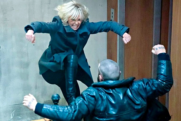 Кадр из фильма «Взрывная блондинка». Фото с сайта www.kinopoisk.ru