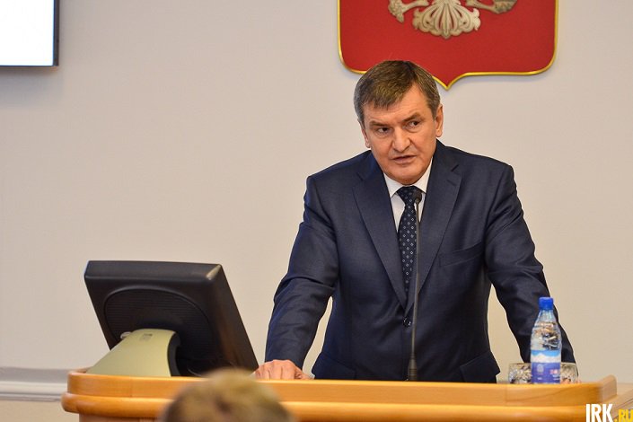 Александр Битаров на сессии Заксобрания. Фото IRK.ru