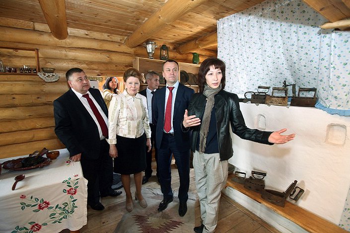 Рабочая поездка с губернатором Сергеем Ерощенко в 2013 году. Фото правительства Иркутской области