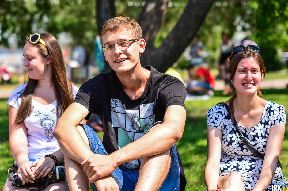 Прийти на праздник можно было парами и поодиночке.