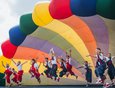 Открылся праздник большим концертом на площади перед администрацией города.