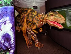 Каждый час гостей выставки ждет интерактивное шоу «Динозавр по имени Гоша».