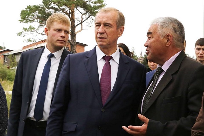 Губернатор и Александр Гоголев (слева). Фото со страницы Сергея Левченко в Facebook