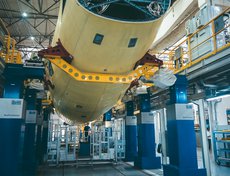 Модель МС-21-300 – авиалайнер нового поколения вместимостью от 163 до 211 пассажиров, ориентированный на самый массовый сегмент рынка авиаперевозок.