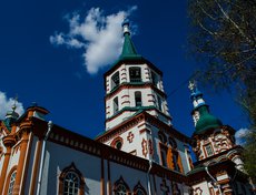 Последний объект по маршруту «Зеленой линии» — Церковь во имя Воздвижения Животворящего Креста Господня (Крестовоздвиженская). Строительство началось в 1747 году. До 1950 года в церкви сохранялись уникальные слюдяные оконницы, но впоследствии их заменили