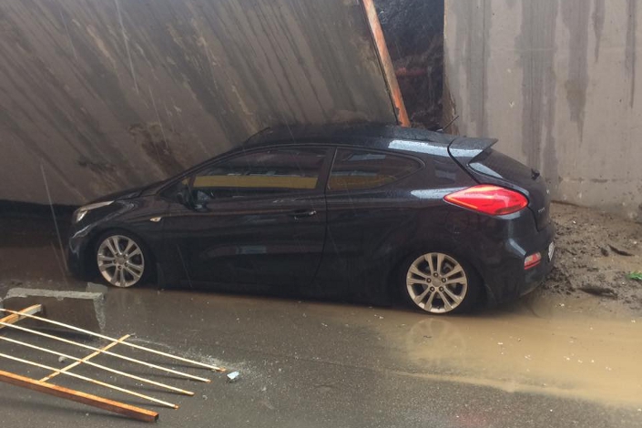 Рухнувшая подпорная стена в ЖК «Море солнце». Фото Дмитрия Гребенщикова с личной страницы на Facebook