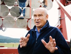 Одна из функций телескопа — поиск чёрной материи.
