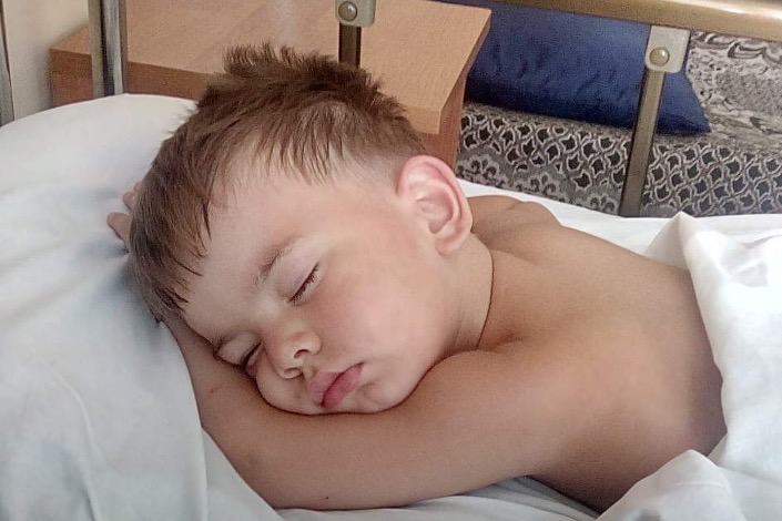 Мальчику сделали операцию. Фото предоставлено фондом «Дети Байкала»