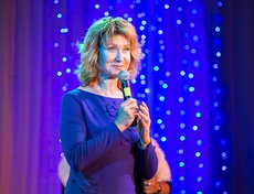 Людмила Тен, председатель Благотворительного фонда имени Юрия Тена, отметила, что цель аукциона — помочь детям, а не выгодно купить какую-то вещь, и каждый благотворитель это прекрасно понимает.