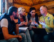 Сергей Недякин, лидер «Индустрии красоты» (справа).